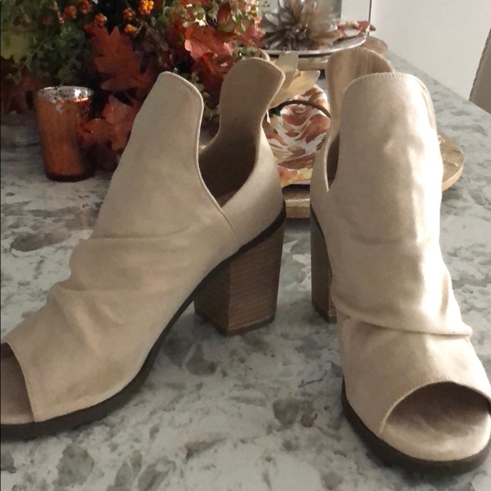 Open toe nude suede booties!